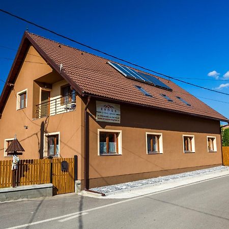 LăzareaEross Kulcsoshaz别墅 外观 照片