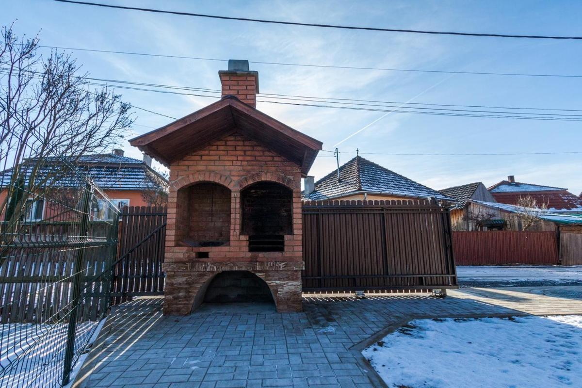 LăzareaEross Kulcsoshaz别墅 外观 照片