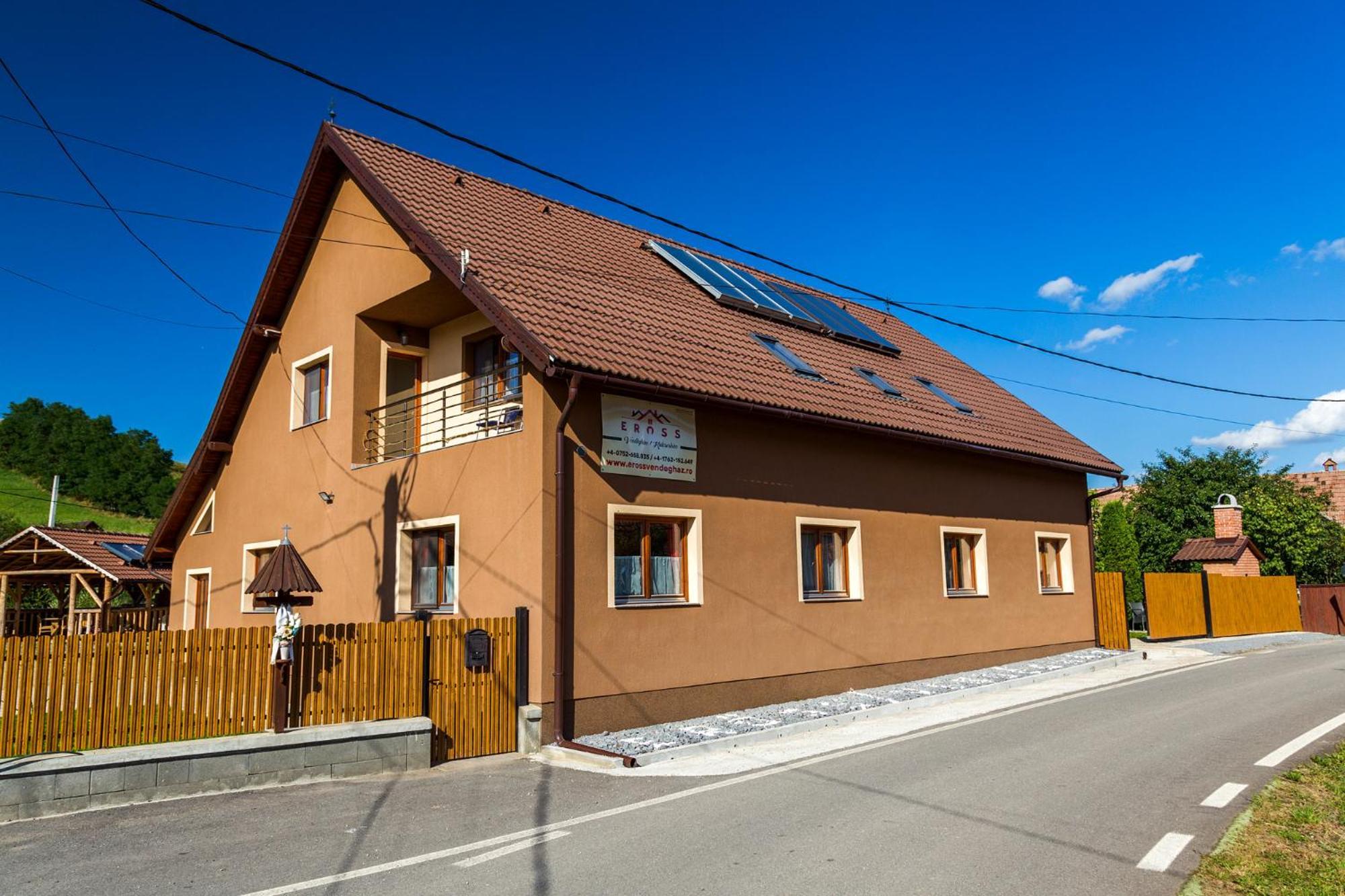 LăzareaEross Kulcsoshaz别墅 外观 照片